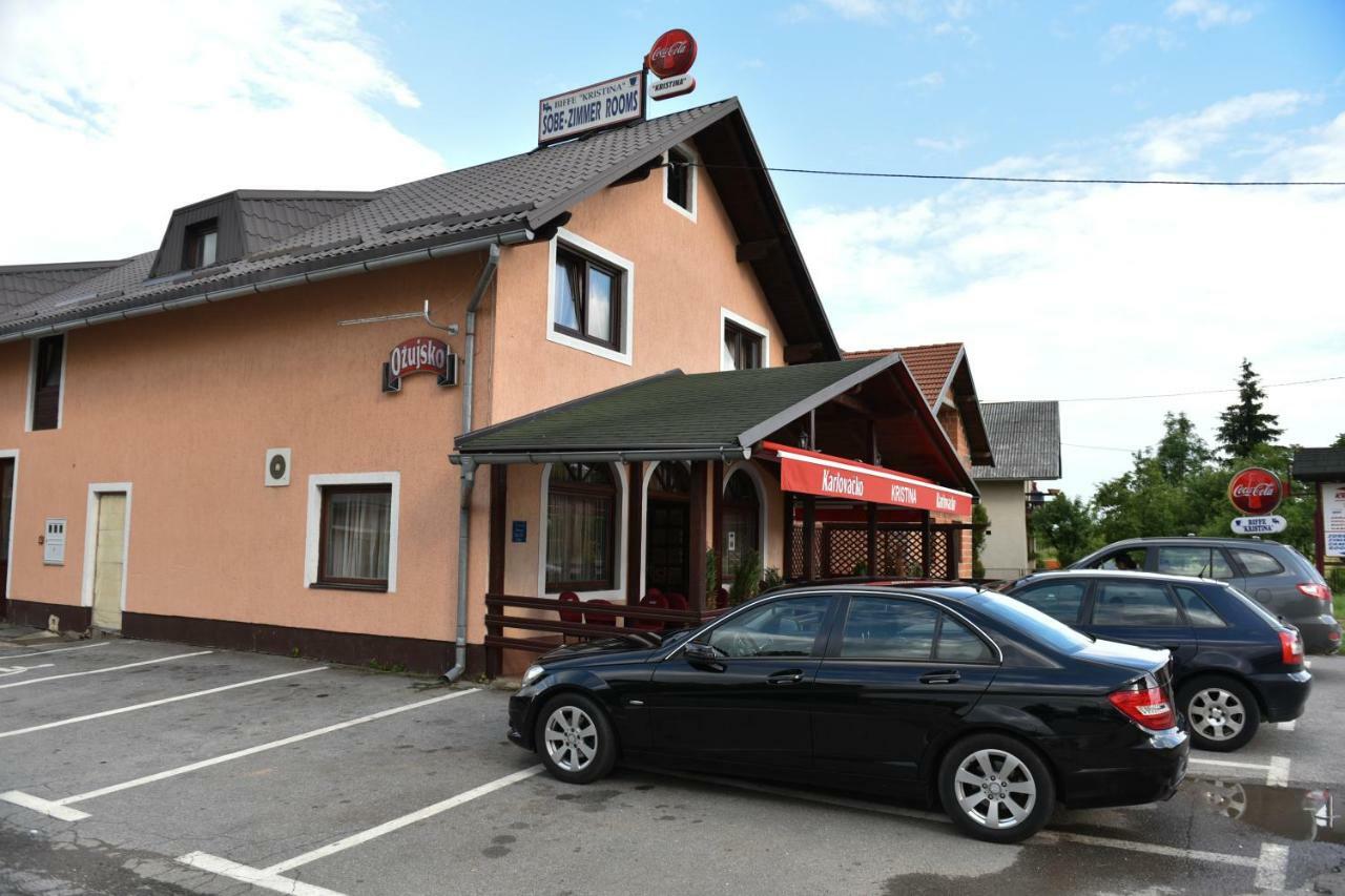 Bed and Breakfast Bistro Kristina à Perusic Extérieur photo